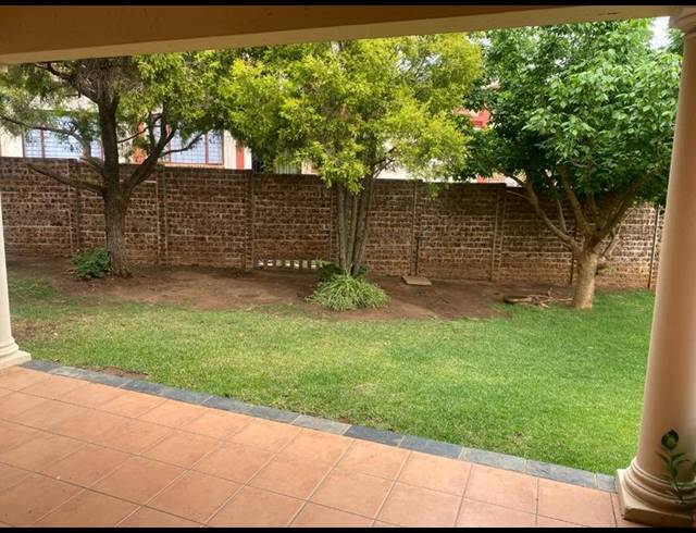 3 BEDROOM TOWNHOUSE FOR SALE IN NORTH RIDING